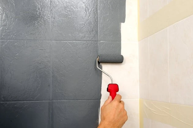 Bagno senza piastrelle: pro e contro, resina, pittura, o ..